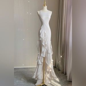 STUNNING dress never worn brand new!